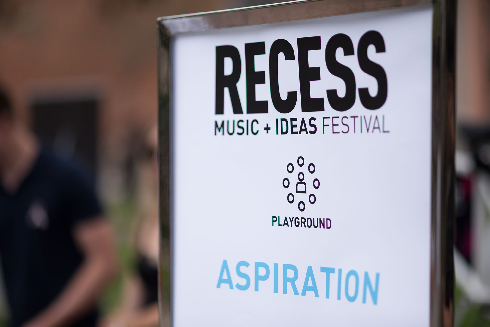 Schools out! · The RECESS Music and Ideas Festival took place on Wednesday with several organizations tabling on Trousdale Parkway. - Anastasia Velicescu | Daily Trojan