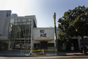 Sound proof · (below) Downtown’s new age landmark, The Smell, has played a major role in LA’s avant garde music scene. Among its alumni are No Age, Abe Vigoda and Mika Miko. (above) Located on Hollywood Boulevard just several blocks from the city’s populated tourist attractions, the Music Box at the Henry Fonda Theater  is hosting several big acts this fall, including Cake and Bat for Lashes. - Nathaniel Gonzalez | Daily Trojan