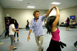 Dirty Dancing · Tyler Miller and Karolina Sivas, theatre majors, learn to salsa dance at Sunday’s “Get Your Hands Dirty with the Arts” event. - Tim Tran | Daily Trojan