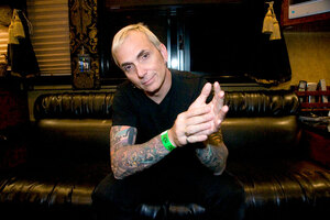 Father of mine · At age 47, Art Alexakis — lead guitarist and vocalist of the popular ’90s band Everclear — is indifferent to success. Alexakis is the only remaining member of the Portland, Ore. band’s original lineup. - Nathaniel Gonzalez | Daily Trojan