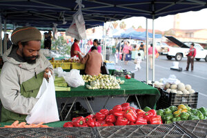 Farmville · A man shops for vegetables at the farmers’ market located at Adams Boulevard and Vermont Avenue. The market, which is near St. Agnes Catholic Church, runs on Wednesdays from 2-5 p.m. - Amaresh Sundaram Kuppuswamy | Daily Trojan