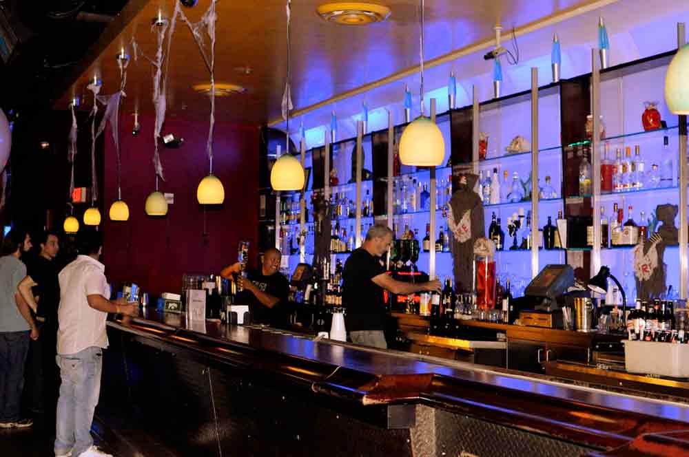 New Hollywood Bar Embraces Magic Daily Trojan