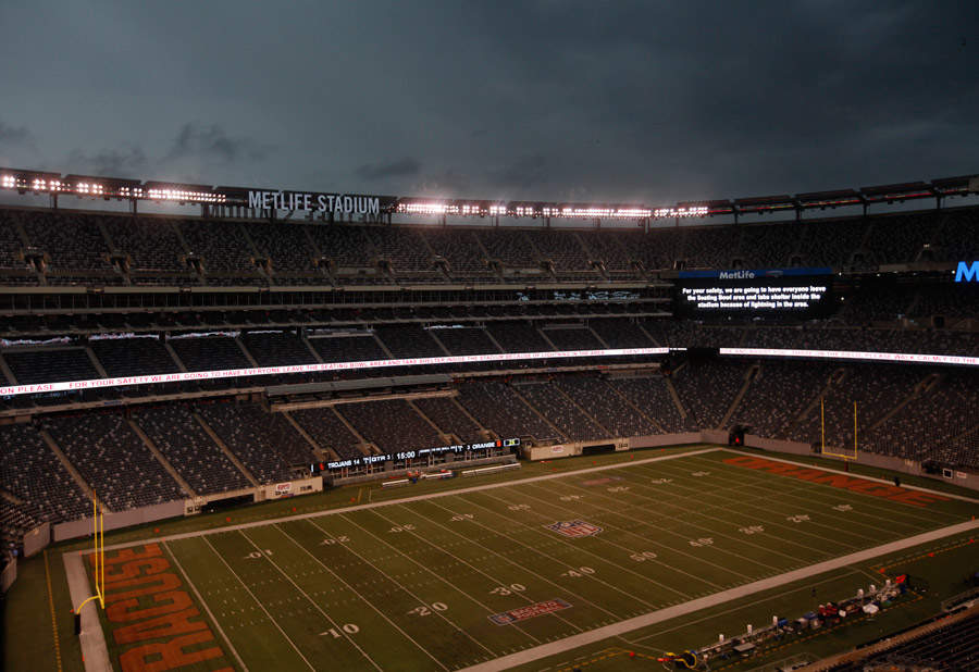 Shelter-in-place warning in effect at MetLife Stadium before Jets-Bills  Monday Night Football clash