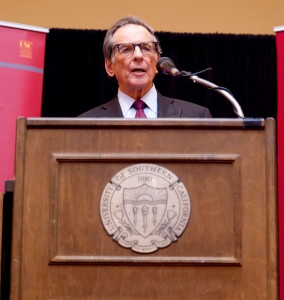 Life lesson · Biographer Robert Caro speaks to students at Town and Gown Wednesday about chronicling President Lyndon B. Johnson’s life.  - Ralf Cheung | Daily Trojan 