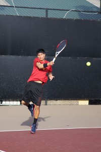 Free swinger · Junior Ray Sarmiento won his singles match against LMU’s Nicholas Bjerke by a score of 6-3, 6-1 on Sunday at Marks Stadium. - Ralf Cheung | Daily Trojan 