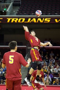 Finishing strong · Sophomore Ben Lam (center) and the Trojans have just two regular season games left, against UCSB and UCLA. - Ralf Cheung | Daily Trojan 