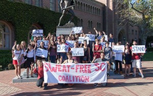 Sweat-free ‘SC · The Student Coalition Against Labor Exploitation protested the use of sweat shop labor March 13 in front of Tommy Trojan.  - Ralf Cheung | Daily Trojan 