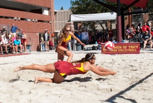 Tune-up · Freshman Sydney Seau and junior Sam Hirschmann (above) were both participants in the exhibition tournament over the weekend, as the team now prepares for the national championship in Gulf Shores, Ala. - William Ehart | Daily Trojan 