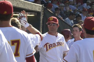 Welcome back · USC head baseball coach Dan Hubbs (left, facing forward) led the Trojans to a 10-20 conference record in 2013, which was good for a tie for eighth-place in the always-difficult Pac-12. - Daily Trojan file photo 