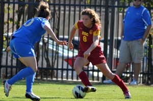 Off on the right foot · USC senior forward Elizabeth Eddy got off to a sizzling start over the weekend, netting three goals in the team’s first two games of the 2013 season. Eddy scored just one goal all of last year. - Daily Trojan file photo 