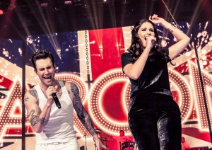 She’s got soul · USC popular music graduate Rozzi Crane (right) performs alongside Maroon 5’s Adam Levine (left). Crane caught Levine’s attention when her manager sent Levine a link to a YouTube video of Crane singing.  - Courtesy of Travis Schneider 