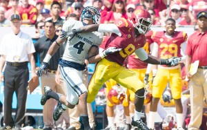 Up in the air · USC junior wide receiver Marqise Lee’s status for Saturday’s game against Notre Dame is questionable. Lee missed the Arizona game after spraining his left knee in USC’s loss to Arizona State. - Ralf Cheung | Daily Trojan 