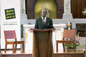 Tireless advocate · Nobel Peace Prize nominee Dr. Denis Mukwege shares stories of mass atrocities in the Democratic Republic of Congo on Monday at the USC Caruso Catholic Center. - Dasha Kholodenko | Daily Trojan 