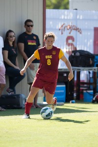 Versatility · USC senior Elizabeth Eddy plays forward and midfielder for the soccer team, as well as playing for the USC women’s lacrosse team. - Ralf Cheung | Daily Trojan 