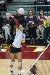 Not enough · USC senior outside hitter Sara Shaw posted 14 kills, 14 digs and one ace in the Women of Troy’s 3-1 loss to Washington. - William Ehart | Daily Trojan 