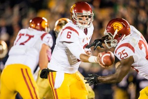 Handing away the game · Senior running back Silas Redd (right) had 112 yards and a touchdown, but the Trojans fell to the Fighting Irish. - Ralf Cheung | Daily Trojan 