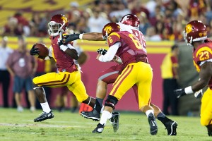 Break away · USC junior wide receiver Marqise Lee’s return on Saturday provided a huge boost to the Trojans’ offense. Lee led the USC attack with five receptions for 105 yards and one receiving touchdown. - Ralf Cheung | Daily Trojan 