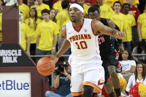 Off and running · USC senior guard Pe’Shon Howard (10) helped lead a fast-paced Trojan attack in Tuesday’s 95-79 victory over Cal State Northridge at the Galen Center. Howard finished with seven points and two assists. - Chris Marquetti | Daily Trojan 