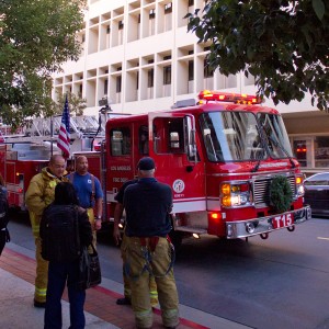 Dental emergency· Firemen respond to a blaze in the basement of the Ostrow School of Dentistry that began Wednesday afternoon. - Austin Vogel | Daily Trojan 