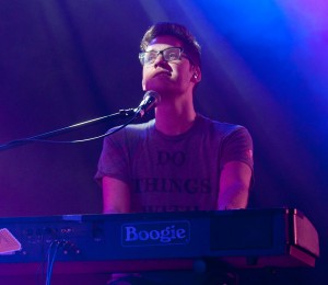 Boogie Nights · Well-known YouTube singer Alex Goot performs in front of university students at Tutor Campus Center Ballroom.  Joseph Chen | Daily Trojan