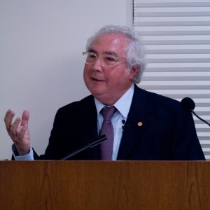 Author · Professor Manuel Castells discussed the relationship between the internet and social uprisings at Doheny Memorial Library. - Austin Vogel | Daily Trojan 