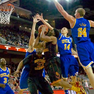 Shining example · Senior guard Pe’Shon Howard led the Trojans with 16 points, including perfect marks from the three-point and free-throw line, in USC’s 84-66 loss to Utah last month. Howard averages 10.5 points per game. - Jojo Korsh | Daily Trojan 