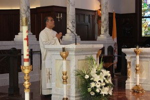 In memoriam ·  Deacon Paul Pesqueira leads a memorial service for late Viterbi professor Oliver Franke at the Caruso Catholic Center. - Carol Kim | Daily Trojan 