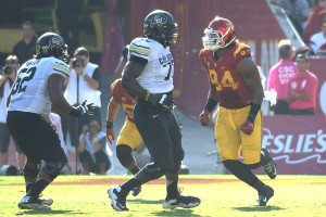 Hold down the fort · Junior defensive end Leonard Williams will be tasked with slowing down Utes running back Devontae Booker, who rushed for 229 yards in Utah’s game against Oregon State last week. - Mariya Dondonyan | Daily Trojan 