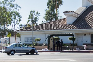 On the scene · Police officers investigate the accident near the USC campus on the corner of Vermont Avenue and Jefferson Boulevard. - Mariya Dondonyan | Daily Trojan 