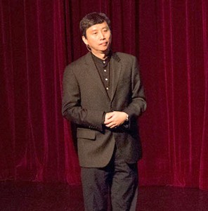 Jolly good fellow · Chade-Meng Tan speaks to students in Bovard Auditorium on Wednesday night about the importance of happiness. - Mariya Dondonyan | Daily Trojan 