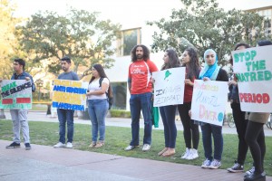 Horowitz’s arrival on campus incited student protests outside Taper Hall before his speech. Kenneth Rodriguez-Clisham | Daily Trojan
