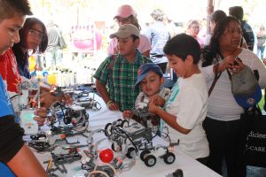 Photo courtesy of Good Neighbors Hardware for success · The USC Good Neighbors Campaign provides support for the Foshay Learning Center, through which local students participated in an international robotics competition in June 2015.