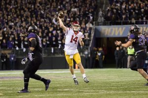 Redshirt freshman quarterback Sam Darnold threw for 287 yards in the win over Washington - Nick Entin | Daily Trojan