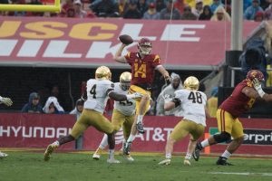 Sam Darnold throws a pass in the win over Notre Dame - Nick Entin | Daily Trojan