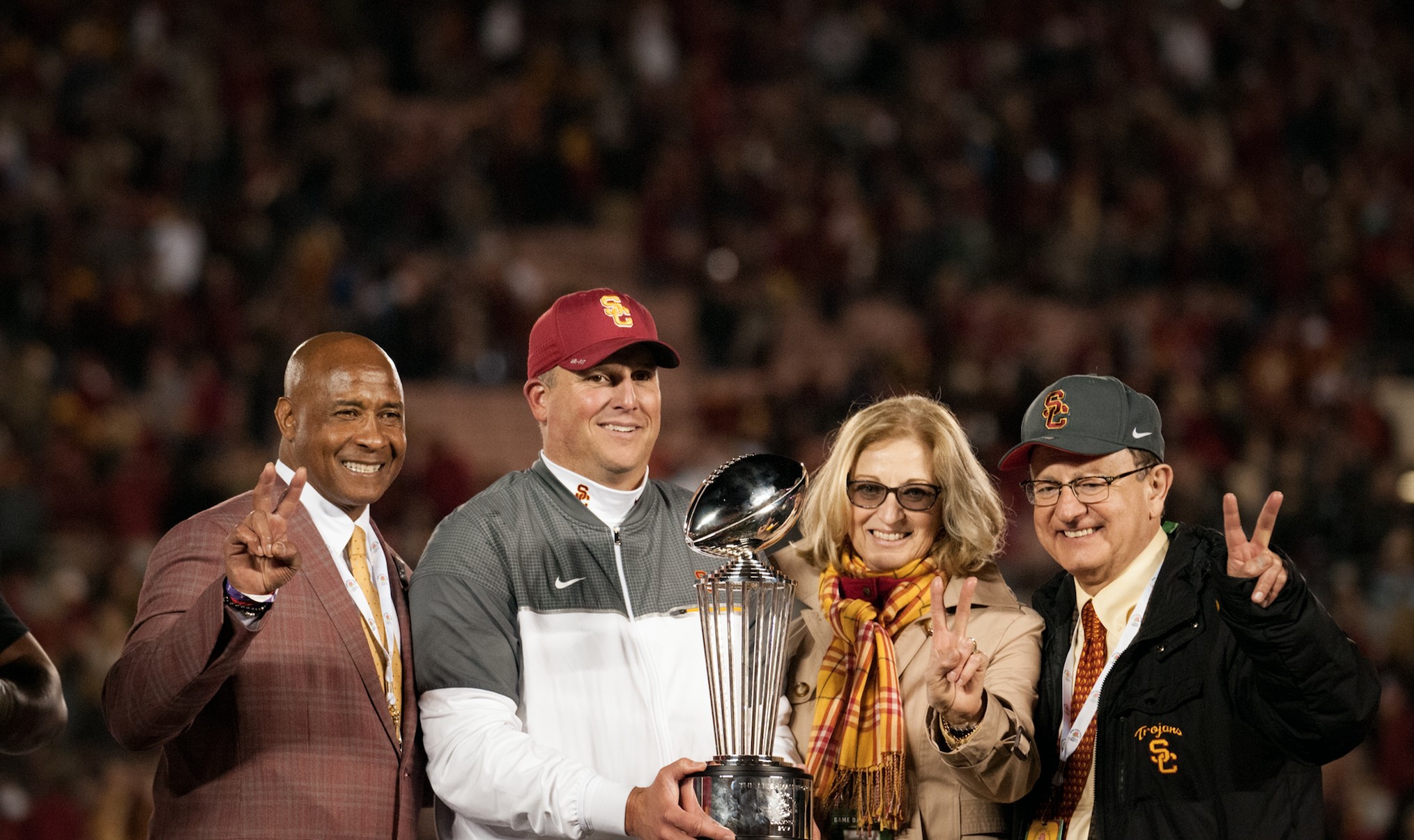 Clay Helton extends contract until 2023 - Daily Trojan
