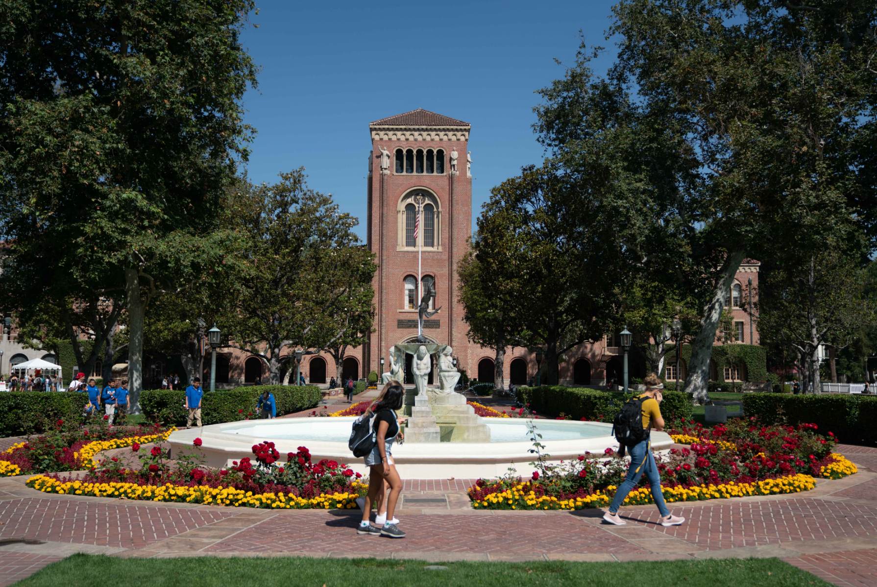 USC parents indicted in college admission scheme - Daily Trojan