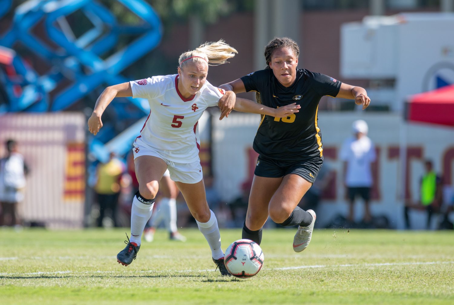 Women’s soccer brings high expectations into 2019 - Daily Trojan