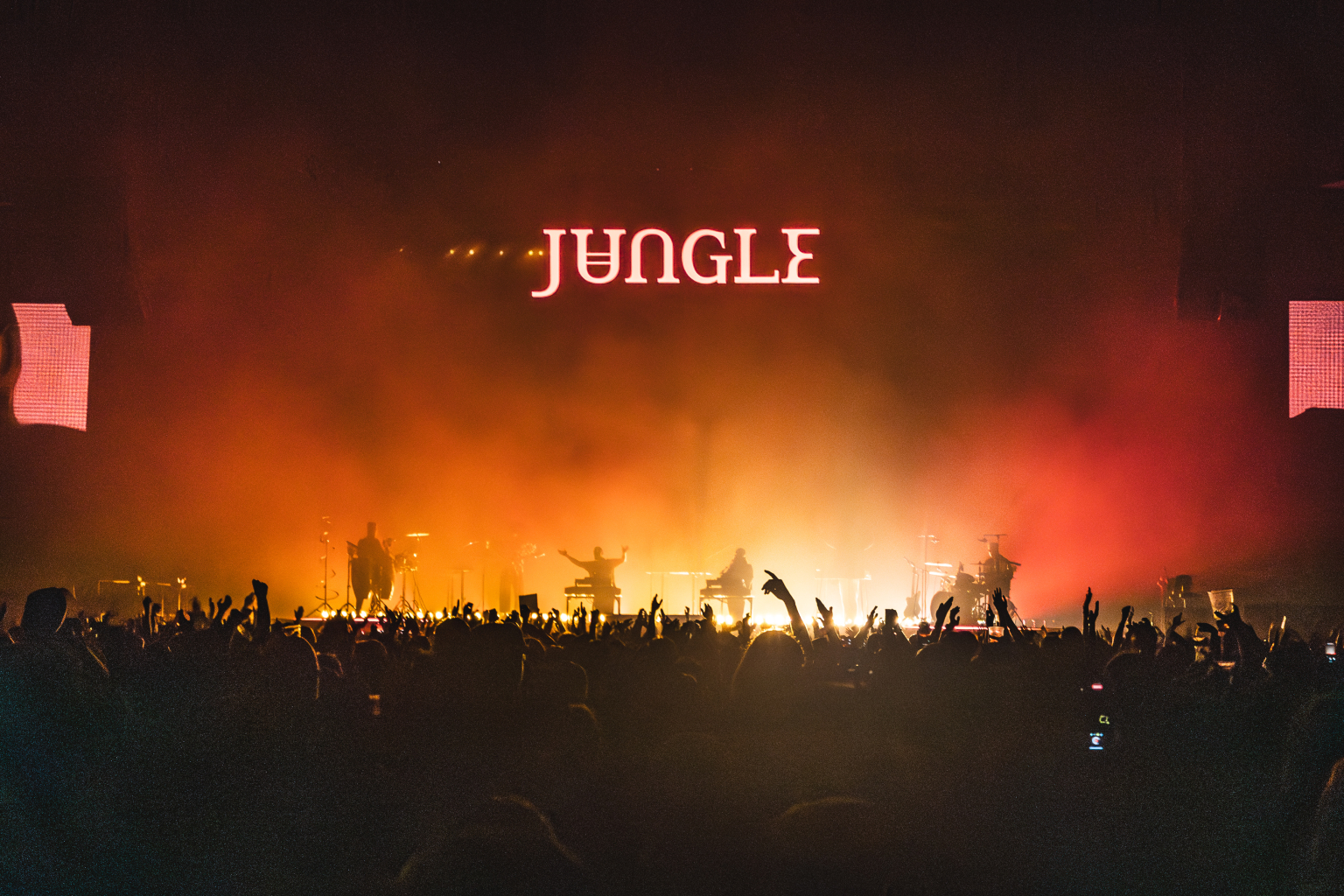 Jungle’s ‘Volcano’ tour charms at the Kia Forum Daily Trojan