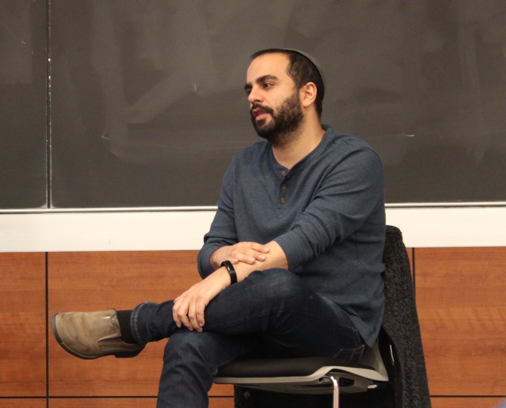 Elad Nehorai speaking to Chavurah USC at Taper Hall.