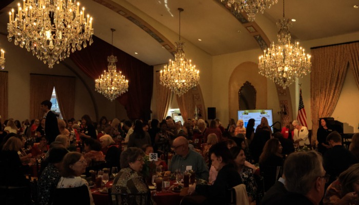 University affiliates gather at Town and Gown for a general meeting and luncheon featuring interim President Beong-Soo Kim. (Kiyomi Miura / Daily Trojan)