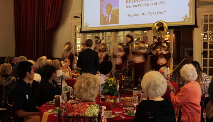 School spirit reverberates through Town and Gown thanks to the marching band. Kiyomi Miura / Daily Trojan)