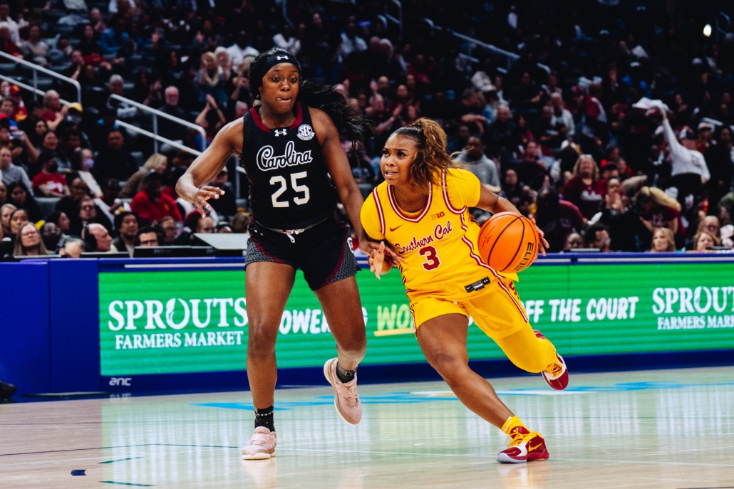 Senior guard Londynn Jones fends off a South Carolina defender