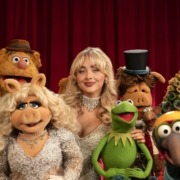 Miss piggy and kermit and Sabrina Carpenter pose for photo for "The Muppet Show" in 2026