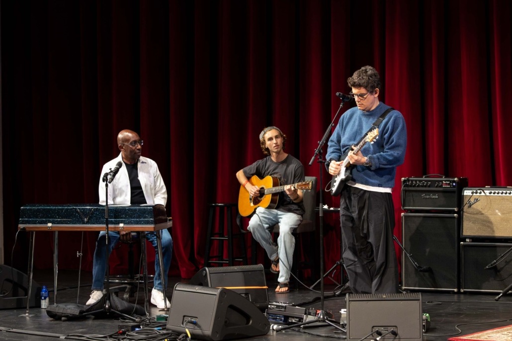 John Mayer, Jaden Lehman and Greg Phillinganes perform on-stage.