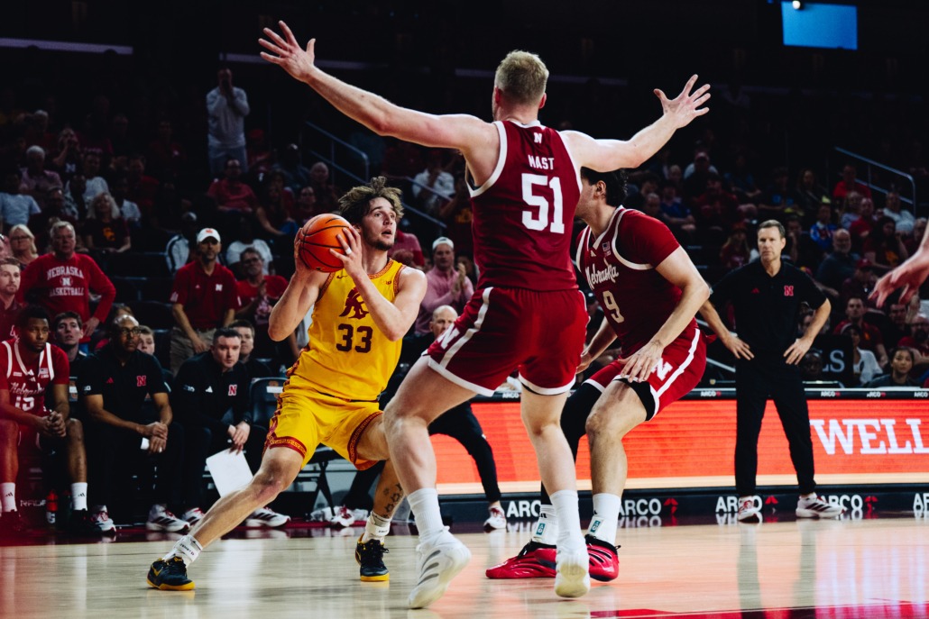 Jaden Brownell tries to get past Rienk Mast.