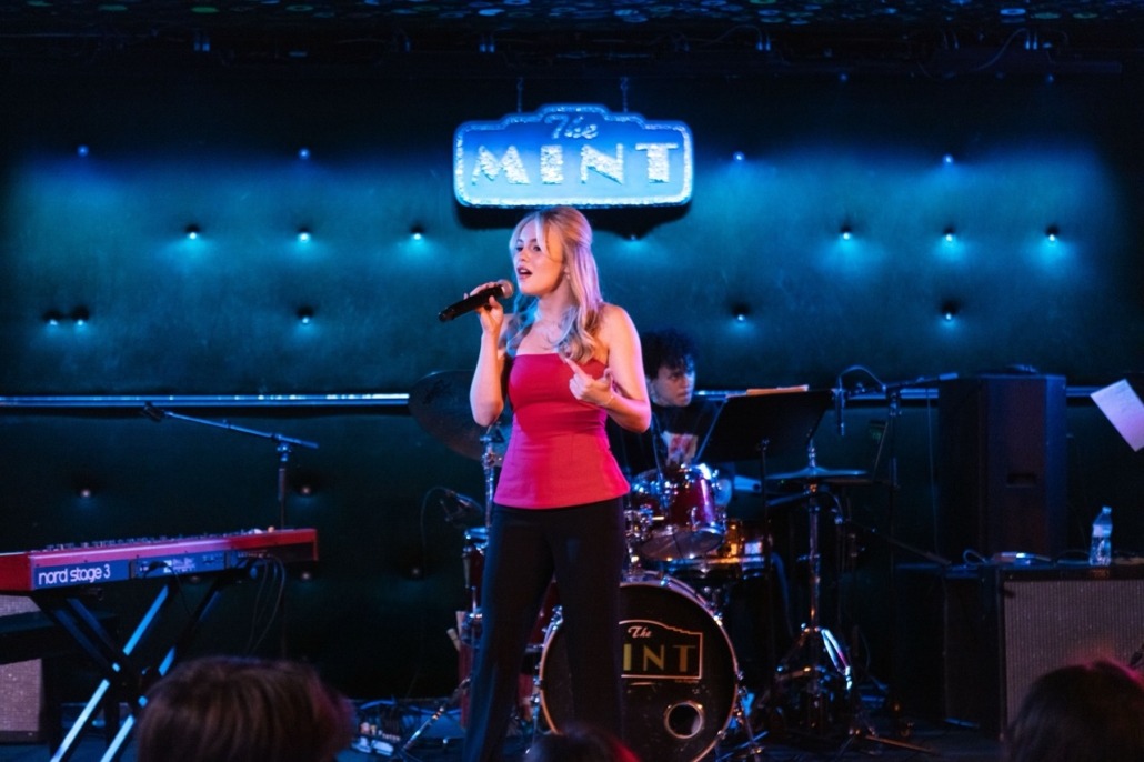 Anna Duboc performing at The Mint