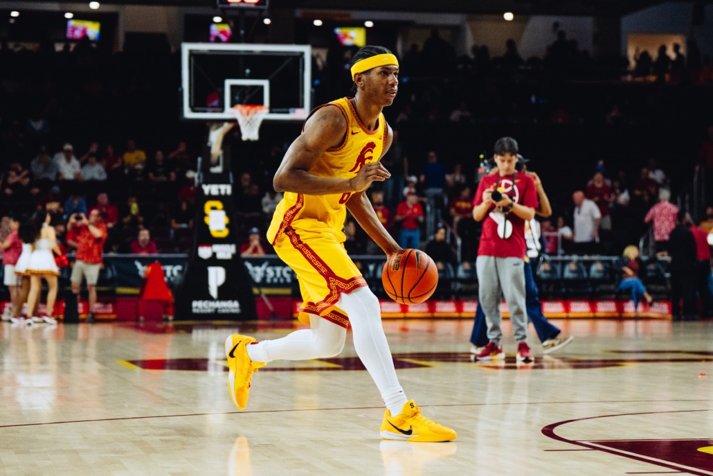 Former USC guard Jerry Easter II warms up for a game.