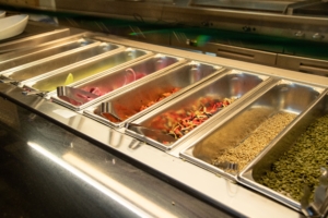 usc dining hall salad bar