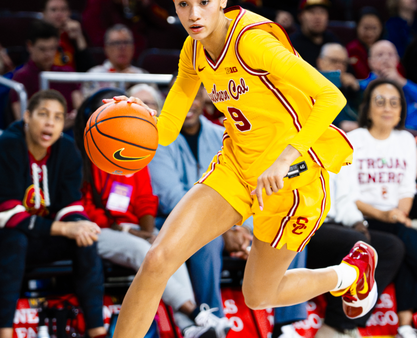 Sophomore guard Jazzy Davidson will share the floor with senior guard JuJu Watkins after not playing together in Davidson’s opening season with the Trojans. Davidson is pictured playing against Pepperdine on Nov. 28, 2025.