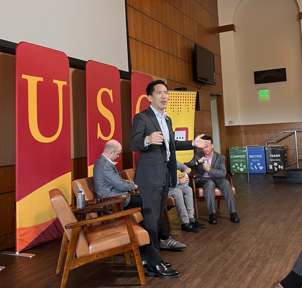 President Kim speaks at open dialogue project event